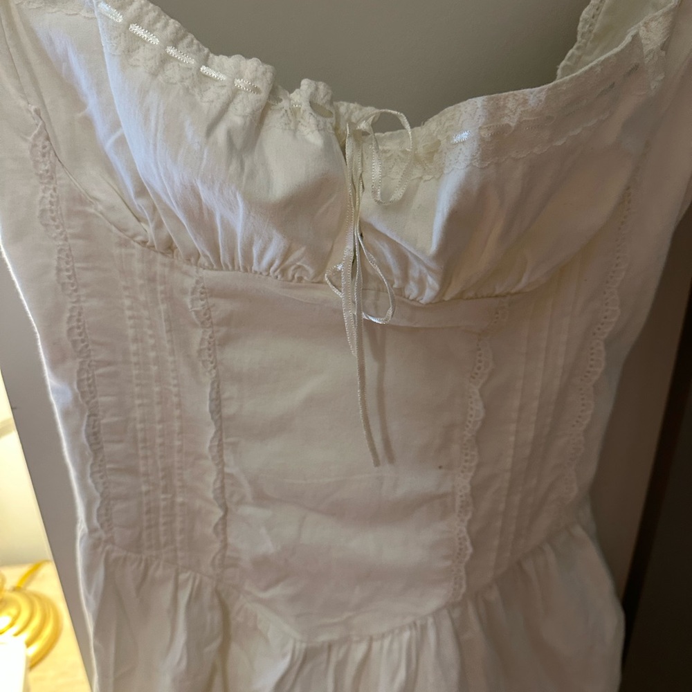 Urban Outfitters White corset tie Mini Dress with Lace Detail - Picture 4 of 8